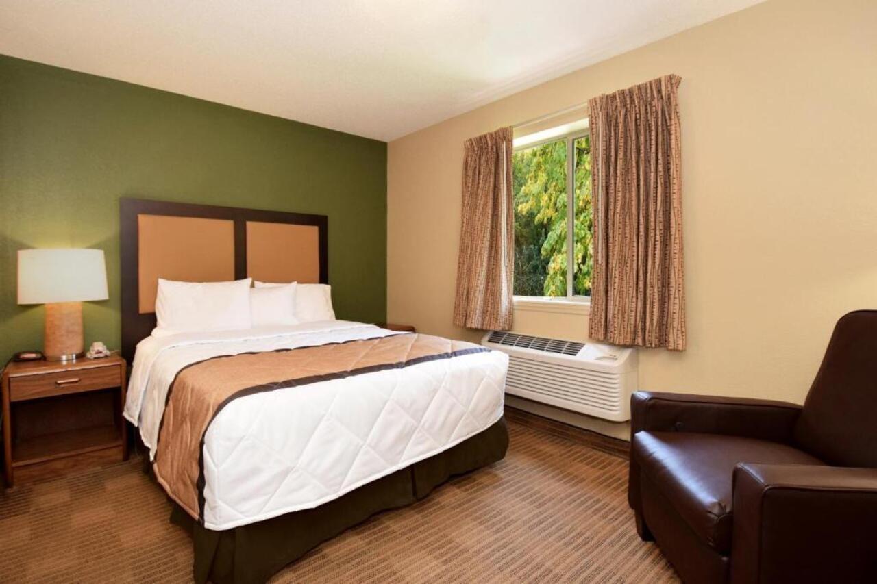 Extended Stay America Suites - Raleigh - Cary - Harrison Ave Kültér fotó