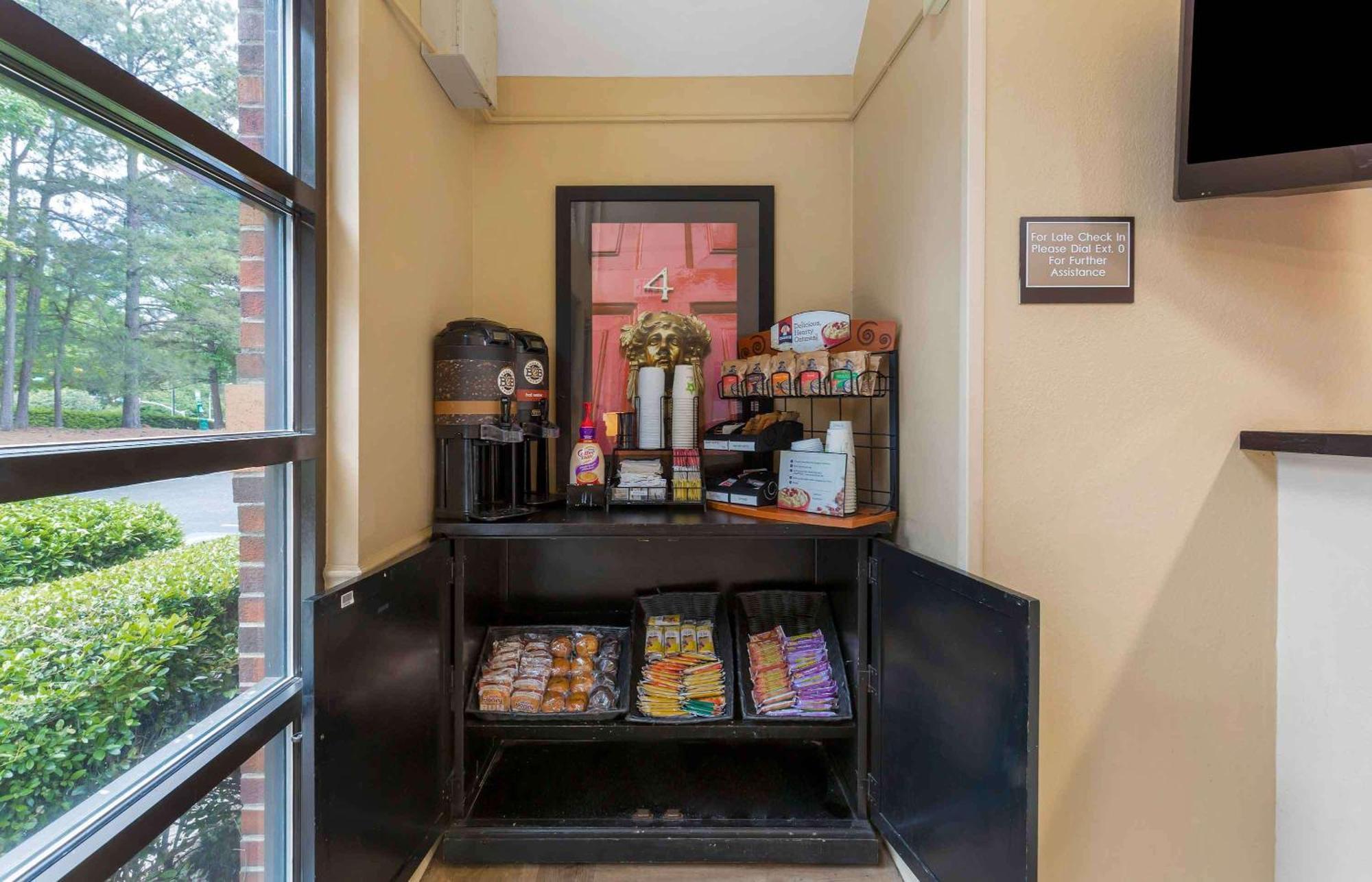 Extended Stay America Suites - Raleigh - Cary - Harrison Ave Kültér fotó