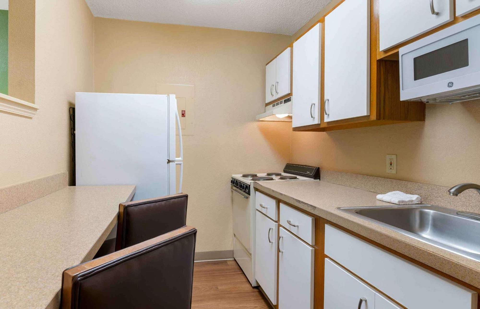 Extended Stay America Suites - Raleigh - Cary - Harrison Ave Kültér fotó