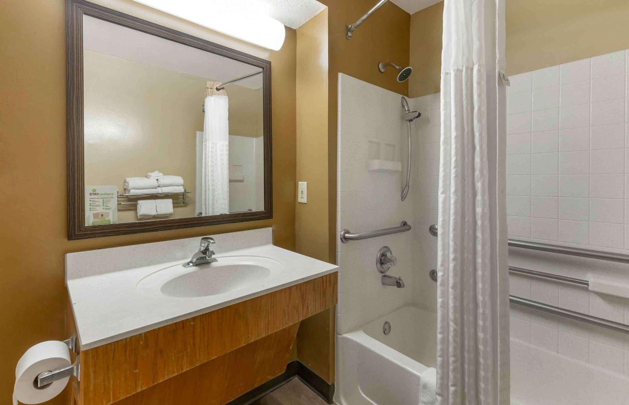 Extended Stay America Suites - Raleigh - Cary - Harrison Ave Kültér fotó