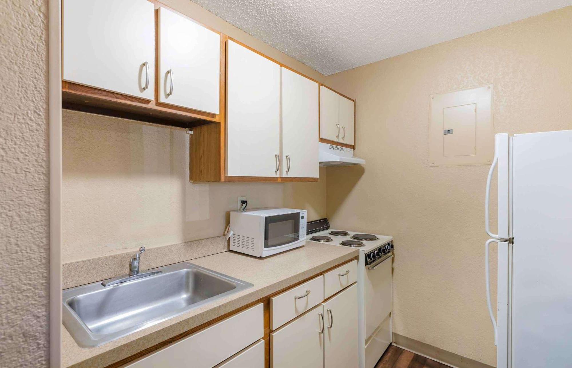 Extended Stay America Suites - Raleigh - Cary - Harrison Ave Kültér fotó
