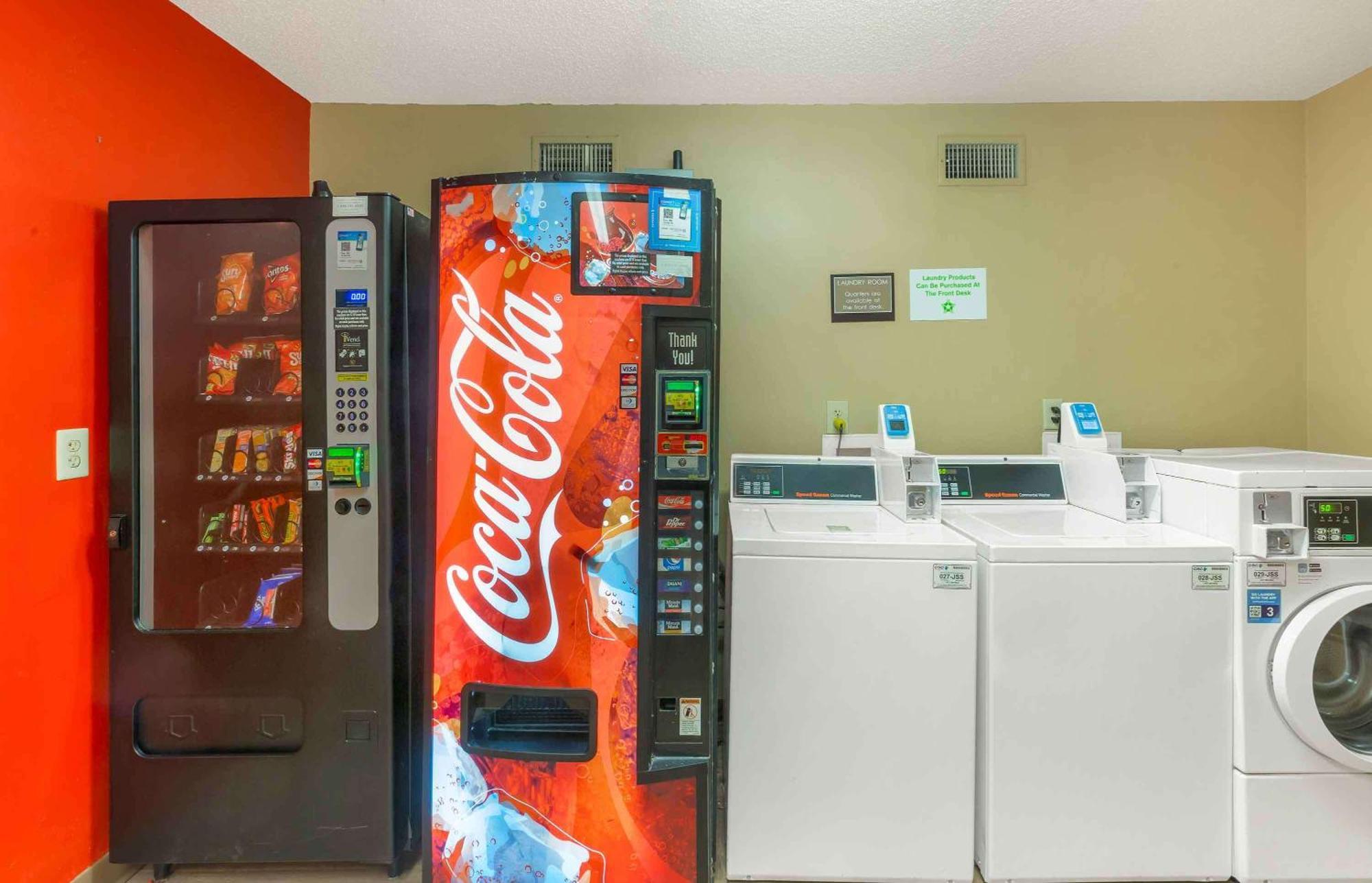 Extended Stay America Suites - Raleigh - Cary - Harrison Ave Kültér fotó