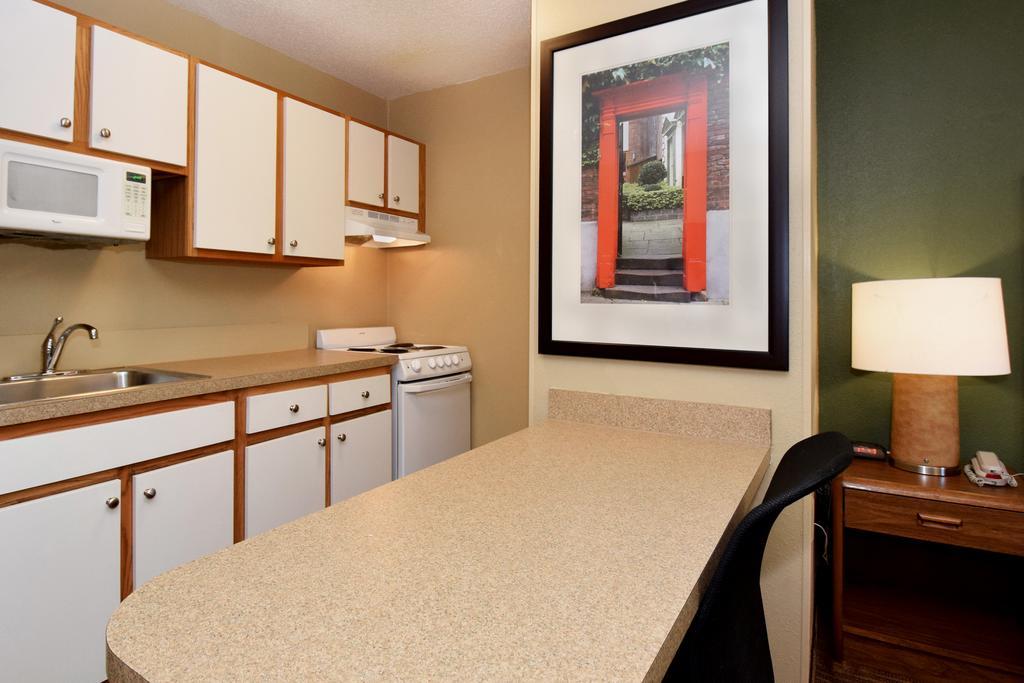 Extended Stay America Suites - Raleigh - Cary - Harrison Ave Kültér fotó