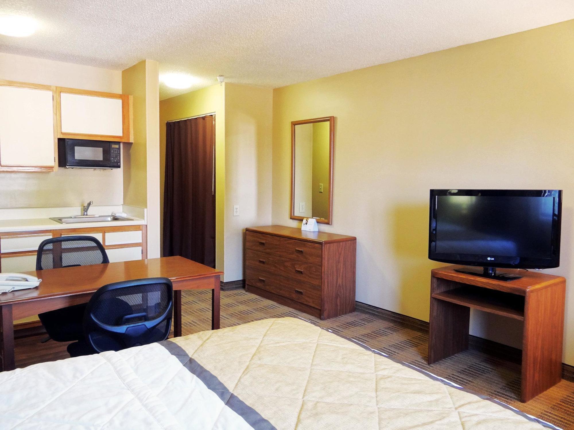 Extended Stay America Suites - Raleigh - Cary - Harrison Ave Kültér fotó